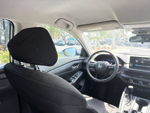 Certified 2023 Honda Accord EX image 17