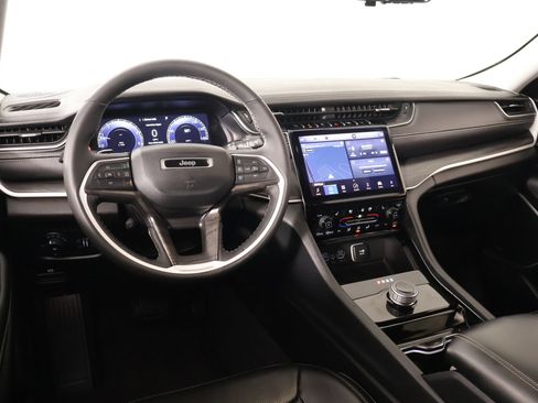 Used 2023 Jeep Grand Cherokee L Limited w/ Luxury Tech Group II RWD image 2