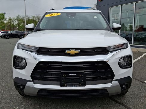 Used 2022 Chevrolet TrailBlazer LT w/ Convenience Package FWD image 2