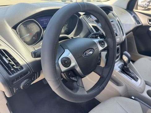 Used 2013 Ford Focus SE FWD image 23