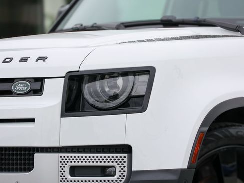 Used 2024 Land Rover Defender 110 S AWD/4WD image 18