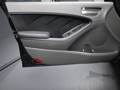 Used 2017 Kia Forte LX FWD image 19