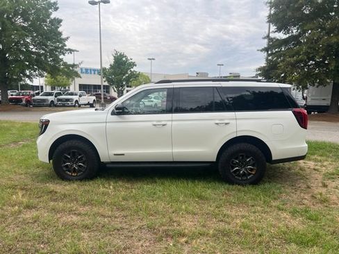 Used 2025 Ford Expedition Tremor AWD/4WD image 2