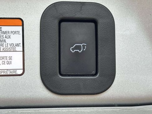 Used 2019 Toyota Sienna AWD image 9