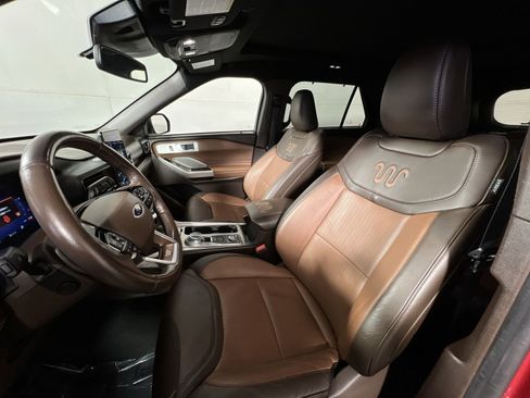 Used 2021 Ford Explorer King Ranch w/ Premium Technology Package image 13