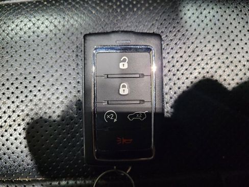 Used 2021 Jeep Grand Cherokee L Limited w/ Luxury Tech Group II image 32