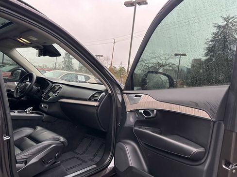 Certified 2023 Volvo XC90 T8 Ultimate image 11