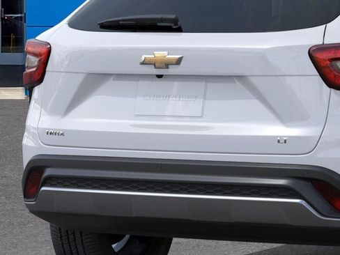 New 2026 Chevrolet Trax LT w/ Sunroof Package FWD image 14