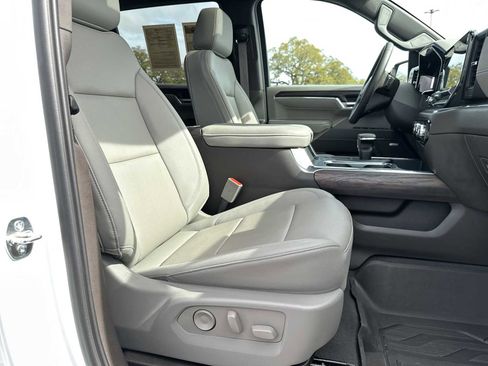 Used 2024 GMC Sierra 1500 SLT w/ SLT Premium Plus Package image 31