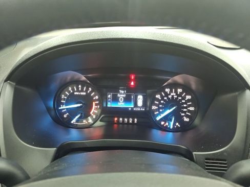 Used 2018 Ford Explorer XLT image 24