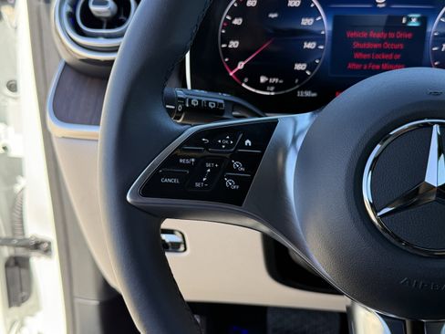 Used 2025 Mercedes-Benz GLC 300 image 21