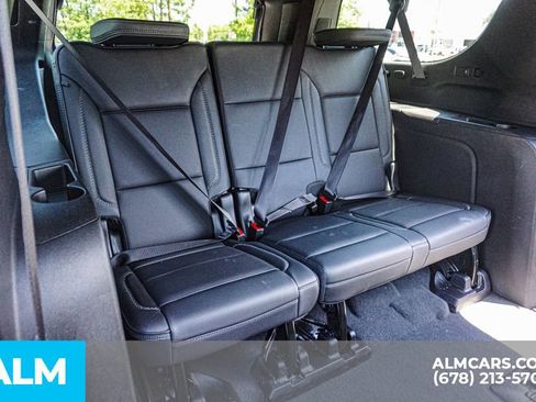 Used 2025 GMC Yukon XL Denali RWD image 23