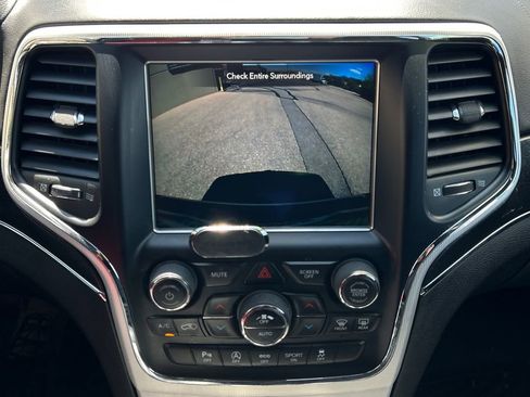 Used 2018 Jeep Grand Cherokee Limited AWD/4WD image 29