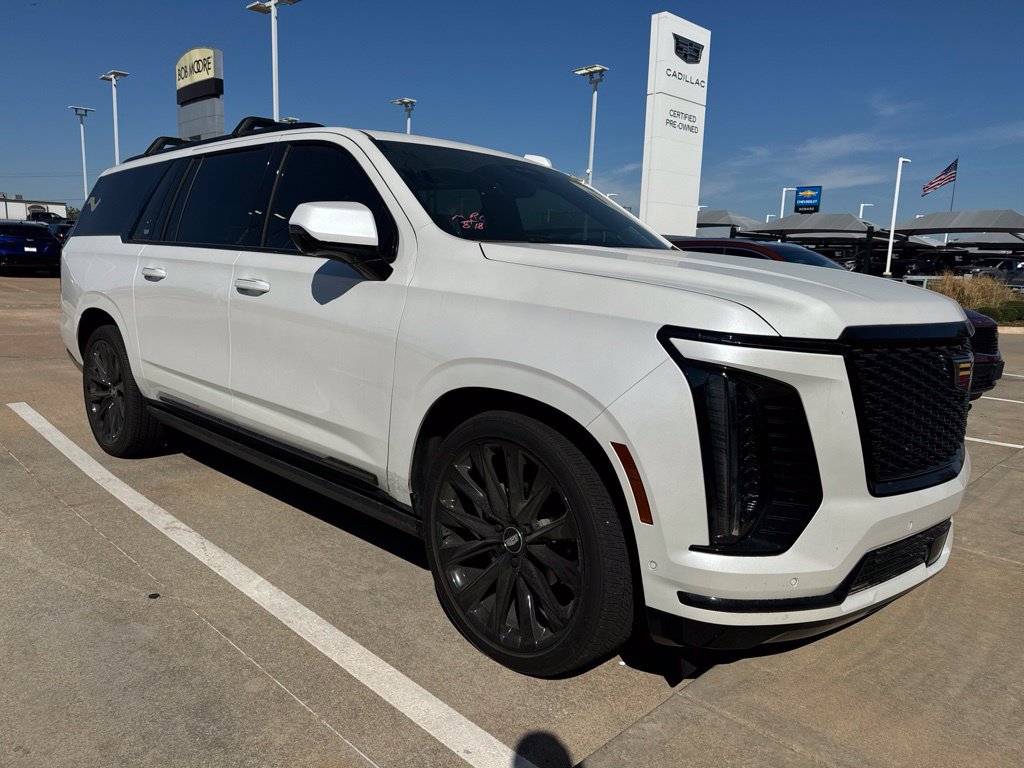 Used 2025 Cadillac Escalade ESV Sport Platinum AWD/4WD image 2