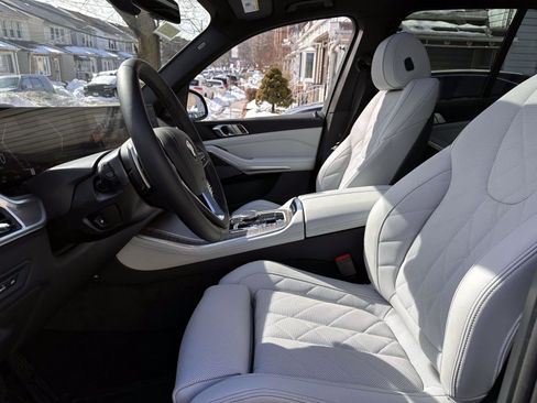 Used 2026 BMW X5 xDrive40i w/ Premium Package image 16