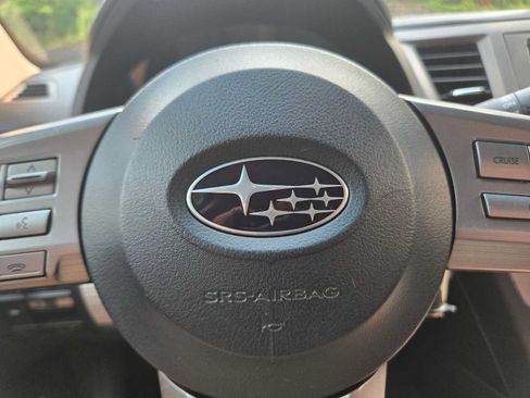 Used 2011 Subaru Outback 2.5i Premium AWD/4WD image 22