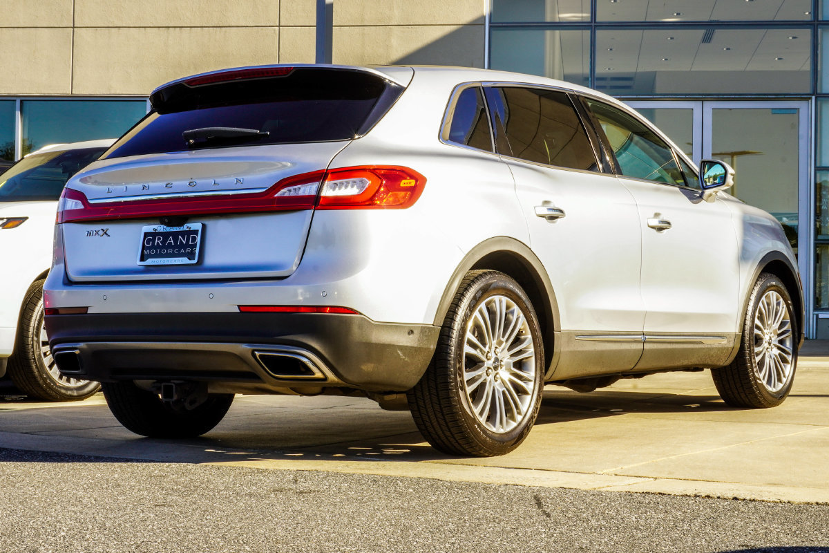 Used 2017 Lincoln MKX Reserve FWD image 13