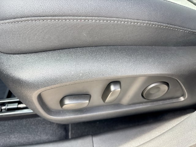 Used 2026 Chevrolet Equinox LT w/ Convenience Package II FWD image 12