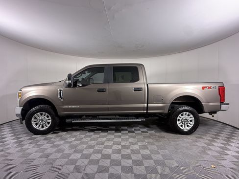 Used 2019 Ford F250 XL w/ STX Appearance Package AWD/4WD image 2