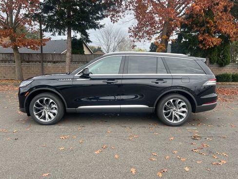 New 2025 Lincoln Aviator Reserve w/ Illumination Package image 2