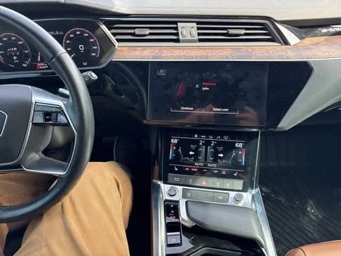 Used 2022 Audi e-tron Premium image 20