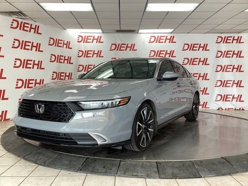 Used 2024 Honda Accord Touring image 3
