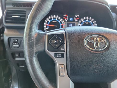 Used 2018 Toyota 4Runner SR5 image 19