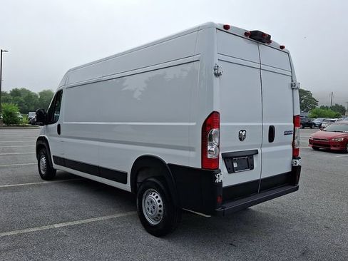 Used 2025 RAM ProMaster 2500 w/ Convenience Group FWD image 4