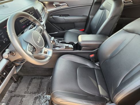 Used 2023 Kia Sportage EX FWD image 5