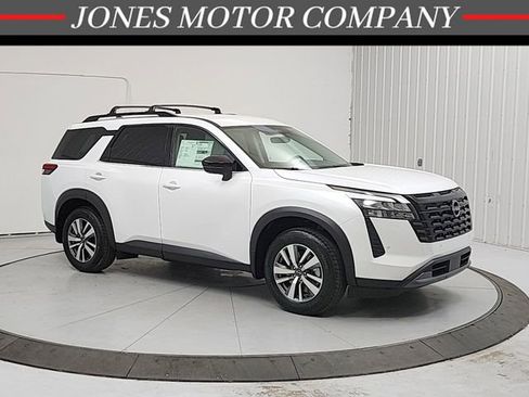 New 2026 Nissan Pathfinder SL FWD image 1