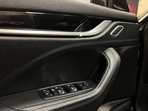 Used 2018 Maserati Levante AWD/4WD image 30