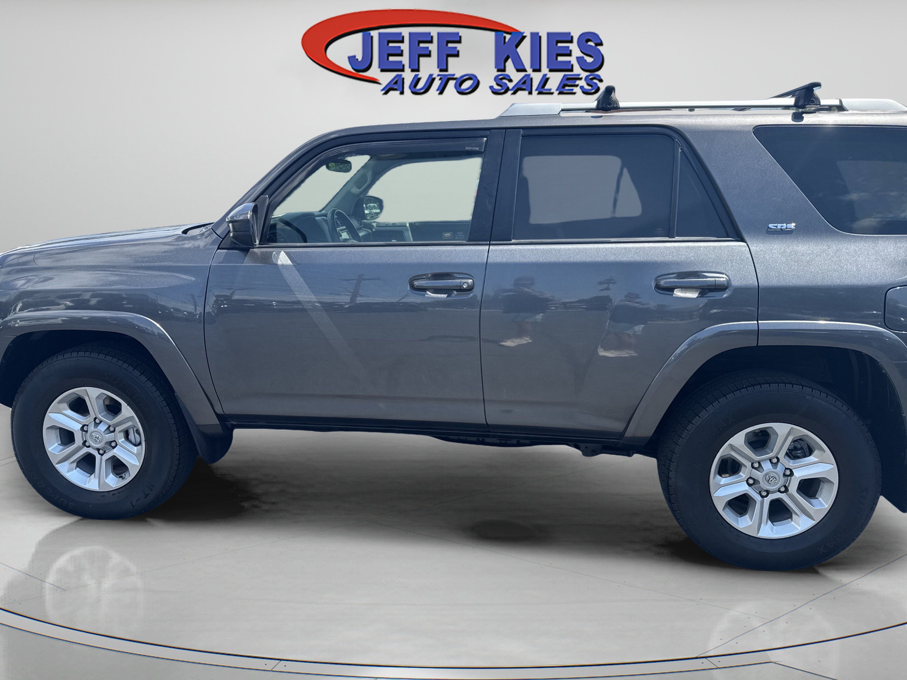 Used 2016 Toyota 4Runner SR5 AWD/4WD image 5