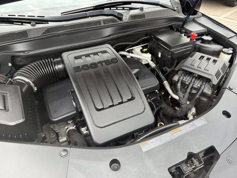 Used 2017 Chevrolet Equinox LT FWD image 17
