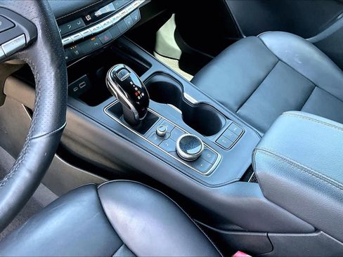 Used 2020 Cadillac XT4 Sport FWD image 17
