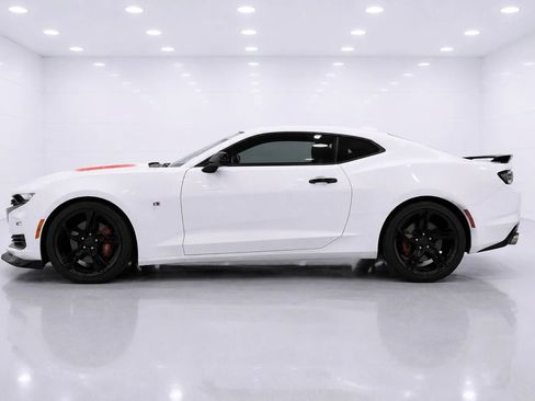 Used 2019 Chevrolet Camaro SS RWD image 2