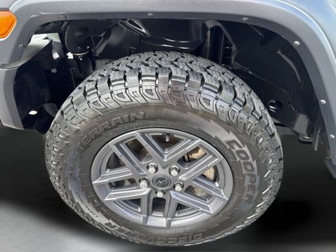 Used 2024 Jeep Wrangler Unlimited Sport AWD/4WD image 20