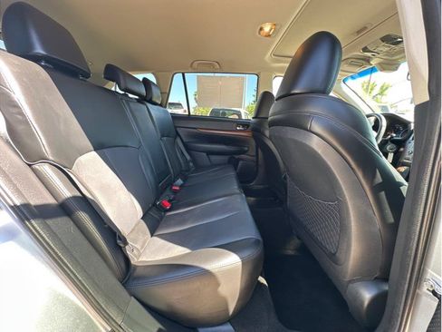 Used 2013 Subaru Outback 3.6R Limited AWD/4WD image 12