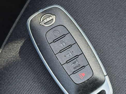 Used 2025 Nissan Pathfinder SV FWD image 27