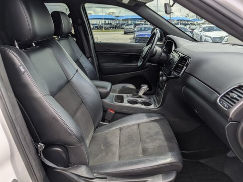 Used 2021 Jeep Grand Cherokee Laredo X RWD image 31