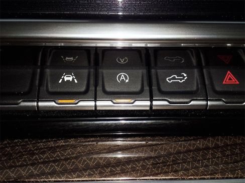 Used 2022 Chevrolet Silverado 1500 LT image 22