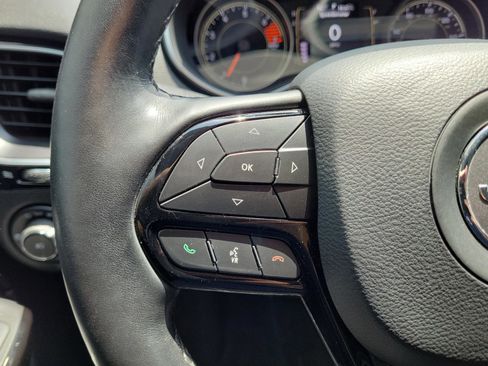 Used 2021 Jeep Cherokee Latitude Plus AWD/4WD image 13