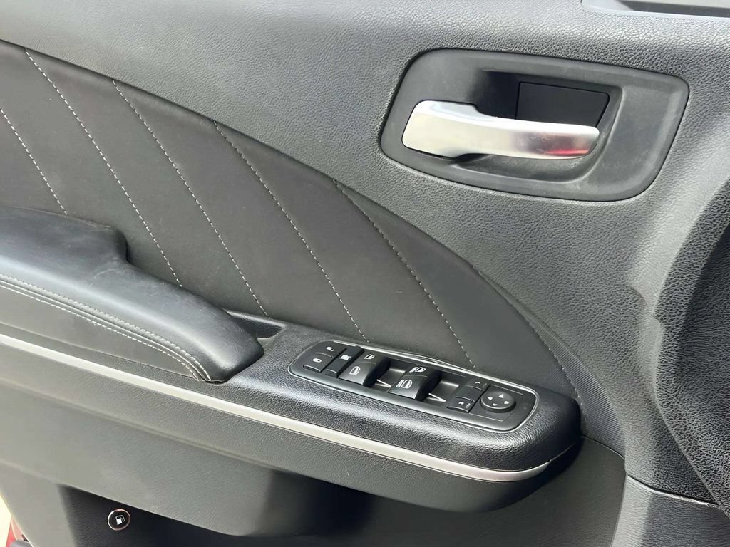 Used 2017 Dodge Charger R/T RWD image 25