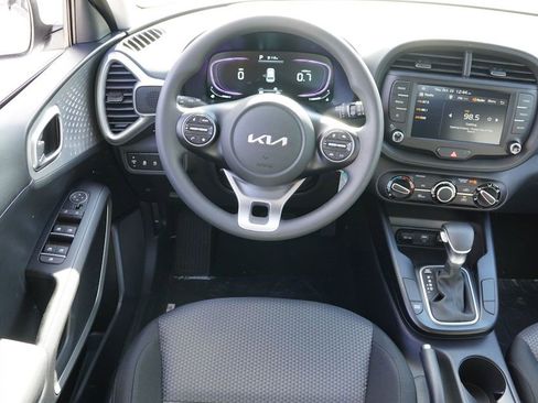 New 2025 Kia Soul LX image 12