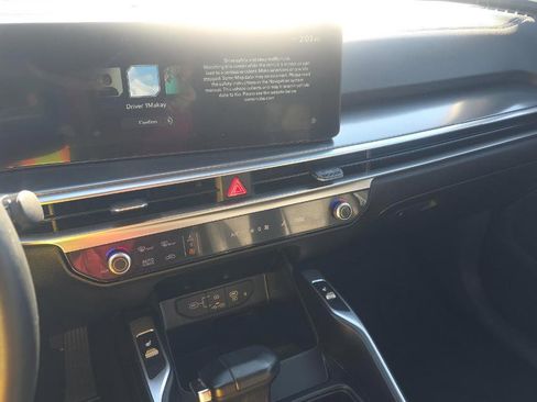 Used 2024 Kia Sorento S w/ Panoramic Sunroof Package image 10