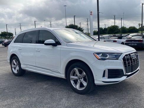 Used 2024 Audi Q7 2.0T Premium w/ Convenience Package AWD/4WD image 3