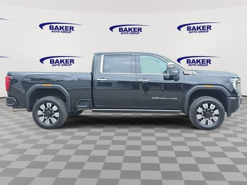 Used 2025 GMC Sierra 3500 Denali w/ Denali Reserve Package AWD/4WD image 4