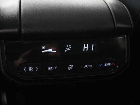 Used 2024 Toyota Highlander Limited AWD/4WD image 22