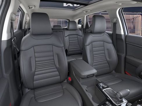 Used 2025 Kia Sportage SX image 15