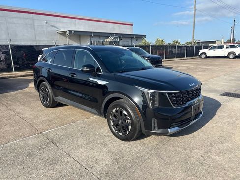 Used 2024 Kia Sorento S FWD image 3
