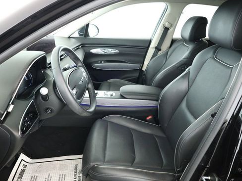 Used 2024 Genesis GV70 2.5T w/ Advanced Package image 21